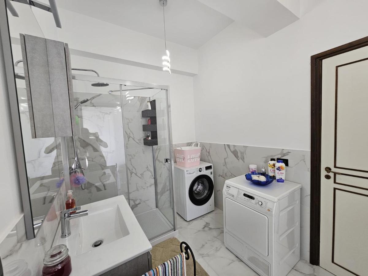 La Finestra Sul Porto Apartment เจนัว ภายนอก รูปภาพ